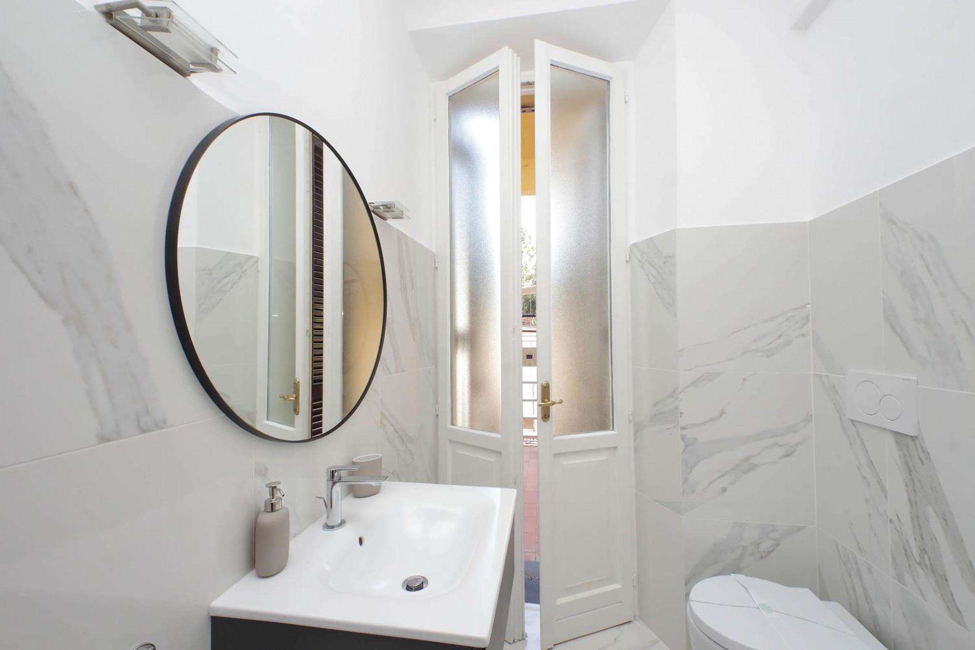 Ych-Comfortable 2 Bedrooms Flat Near Colosseum Рим Екстер'єр фото