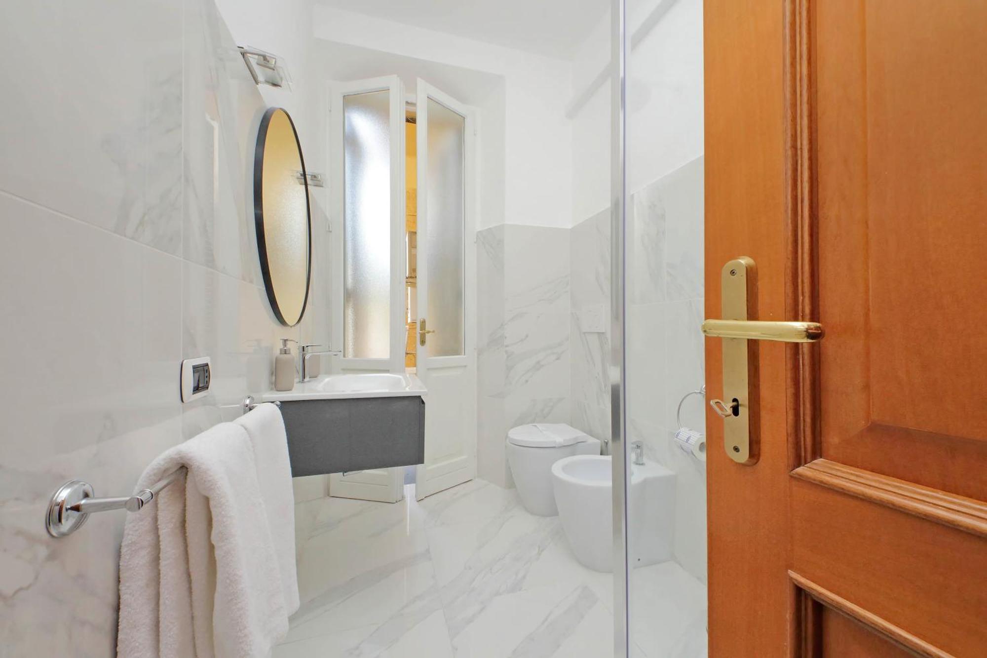 Ych-Comfortable 2 Bedrooms Flat Near Colosseum Рим Екстер'єр фото