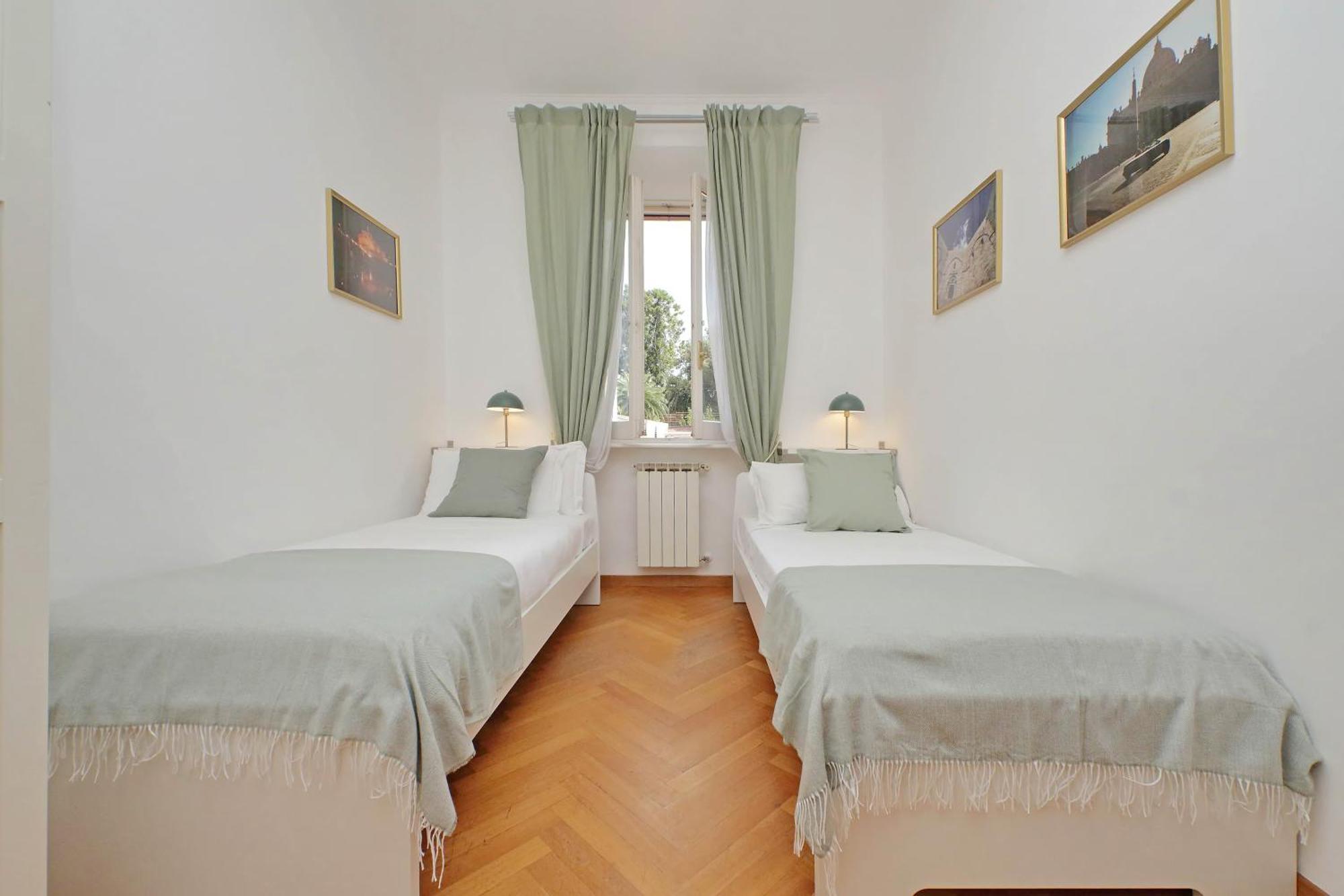Ych-Comfortable 2 Bedrooms Flat Near Colosseum Рим Екстер'єр фото