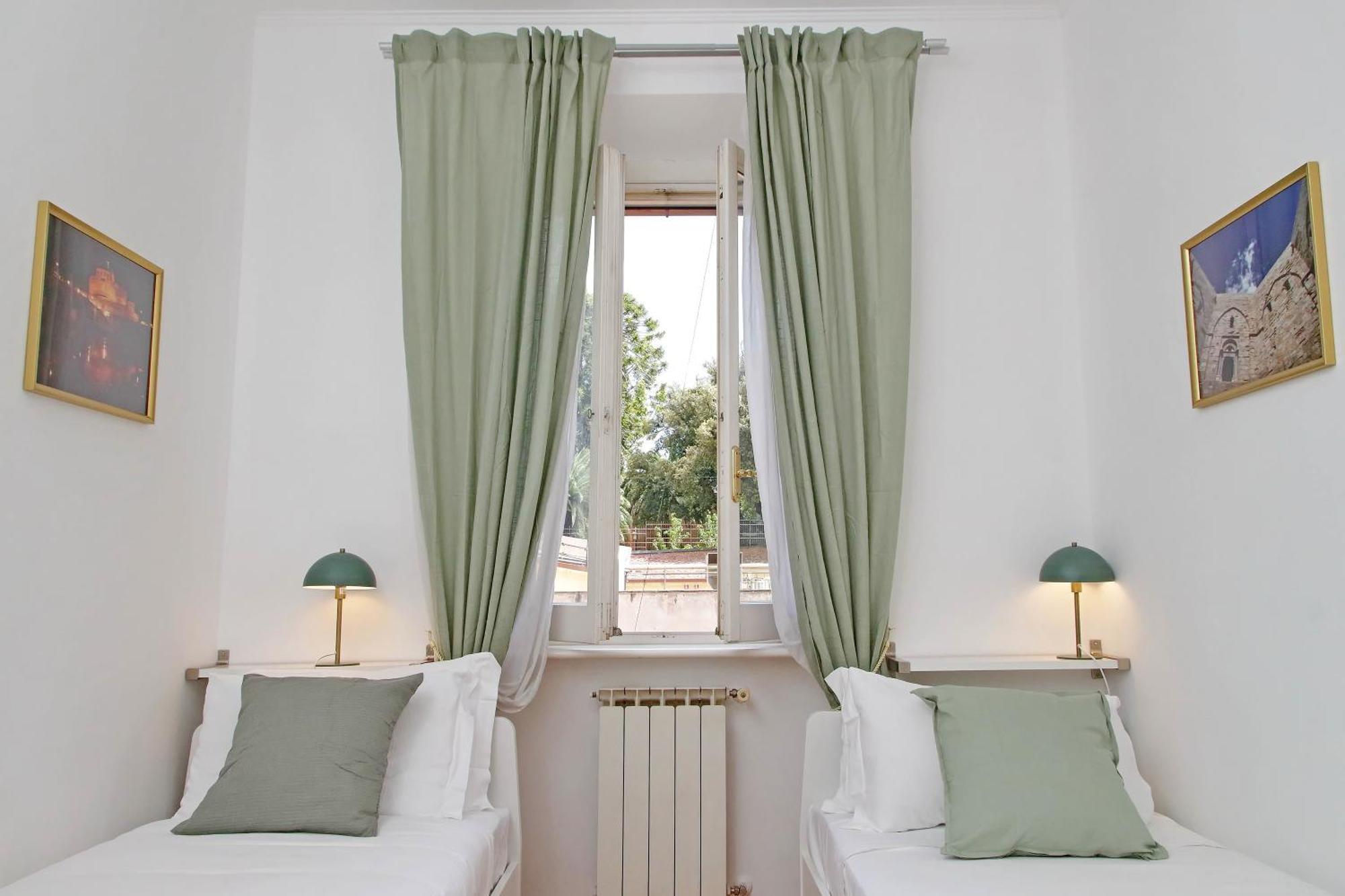Ych-Comfortable 2 Bedrooms Flat Near Colosseum Рим Екстер'єр фото