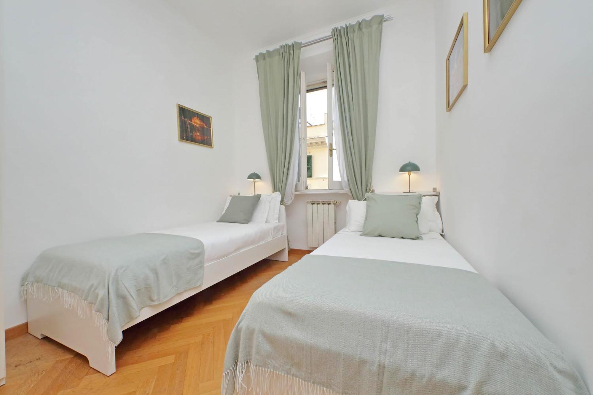 Ych-Comfortable 2 Bedrooms Flat Near Colosseum Рим Екстер'єр фото