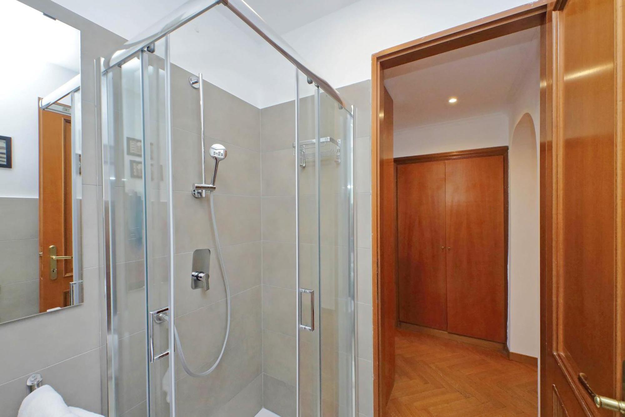 Ych-Comfortable 2 Bedrooms Flat Near Colosseum Рим Екстер'єр фото