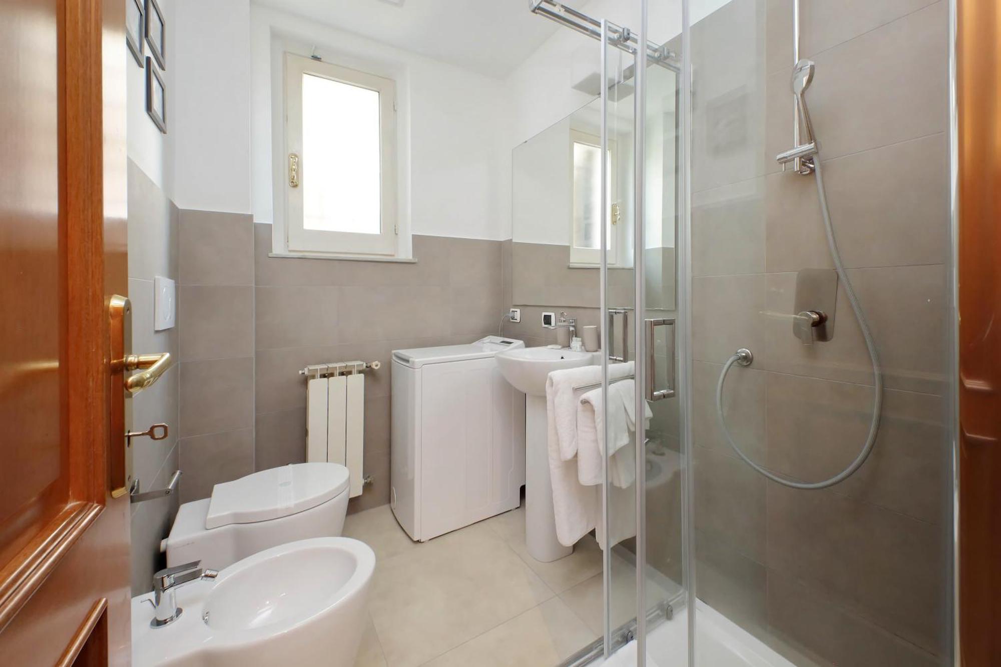Ych-Comfortable 2 Bedrooms Flat Near Colosseum Рим Екстер'єр фото